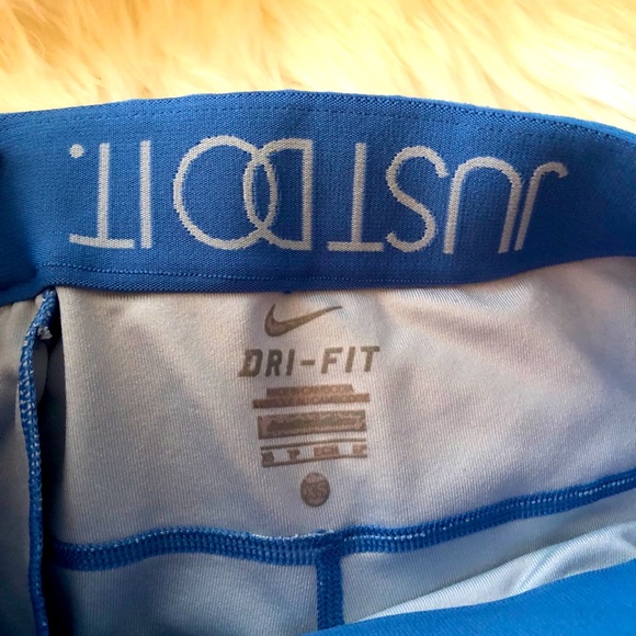 Nike Dri-Fit Cropped Leggings - Picture 3 of 10